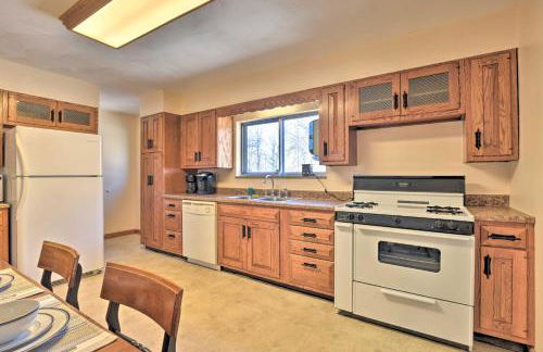 Mountaineer Retreat - 5 Mi to WV University! - Foto 10