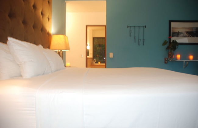 E&J Boutique Residences - Photo 15