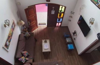Casa Rosa de Peruíbe - Casa de Temporada 3 dormitórios, 10 hóspedes, piscina, wi-fi, netflix, 800 metros da praia - Photo 8