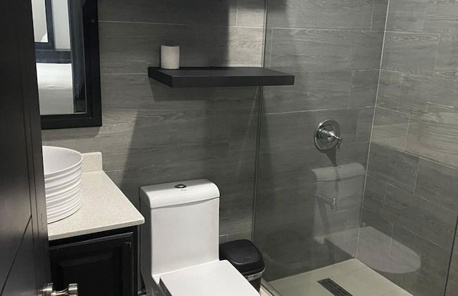 Impeccable 2-bed Apartment in Kingston With Pool - Foto 12