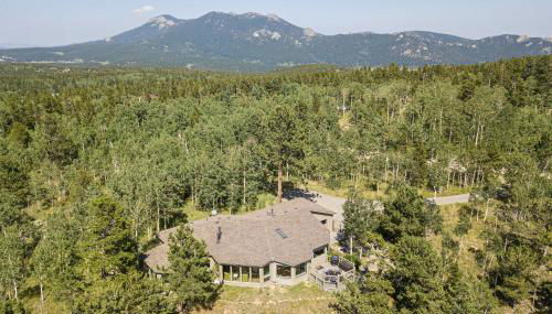 Mountain Views and Hot Tub Airy Forest Escape! - Foto 4