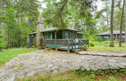 Walk to Barretts Park Wooded Cabin with Grill! - Foto 23