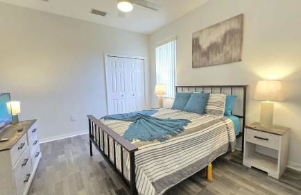 Themed kid bedrooms, 17 miles to Disney and Legoland, private pool, kitchen, wifi, washer, dryer - Foto 7