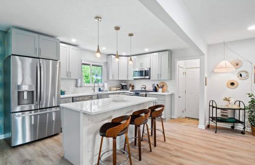 Spacious and Luxury Designed Ranch with Game Room - Foto 22
