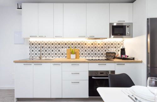 TenoHomes Sunny Terrace & Private Pool - Foto 11