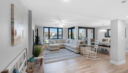 Enclave 201b- Two Pina Coladas - Photo 2