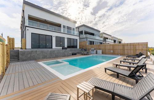 Waterfront Home with Pool Spacious Bay , Sleeps 16 - Foto 86