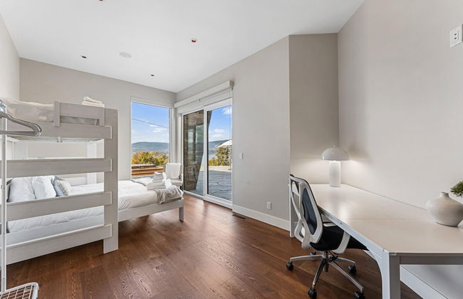 Lakeview Luxury Home in Vineyard w Infinity Pool hot tub - Photo 48