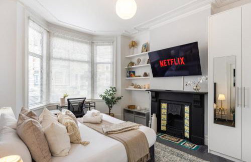 Kensal Garden Delight - Photo 17