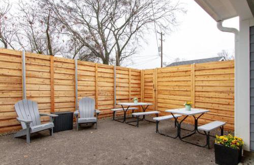 Music City Charmer Tons of Beds Thirty Day Minimum - Foto 3