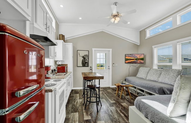 Luxurious Hill Country Retreat With Pool and Firepit! - Photo 24