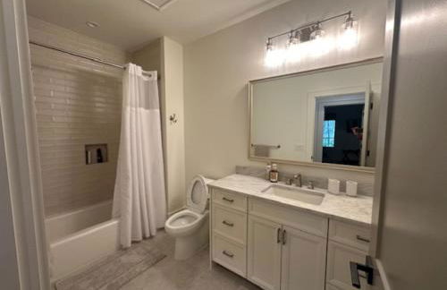 Modern Lodge Getaway, Creek and Mountain View - Foto 21