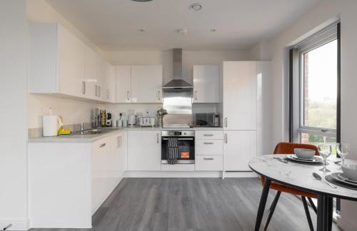 Lovely Home Near Canal, Park, & Central MK - Photo 11