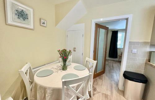 Pembroke Dock Hidden Gem - Pass the Keys - Photo 12