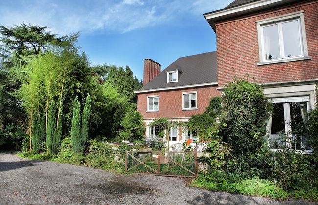 Spacious 11-bed Family Retreat - Photo 42