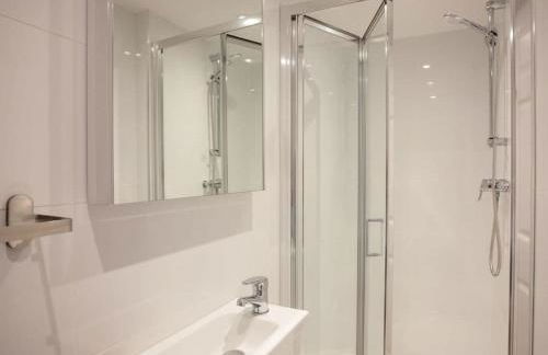 1 Perfectly located stylish, comfortable apartment - Photo 16