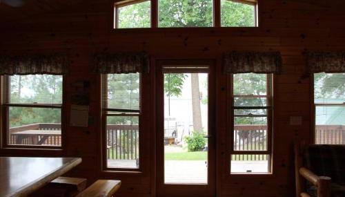 Cabin 5 - Modern Cabin with AC and lake views Fully handicap accessible - Foto 3