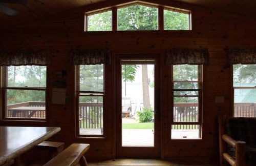 Cabin 5 - Modern Cabin with AC and lake views Fully handicap accessible - Foto 3