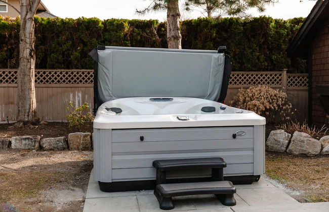 Private Luxury Oasis w Pool HT Parking - Photo 61