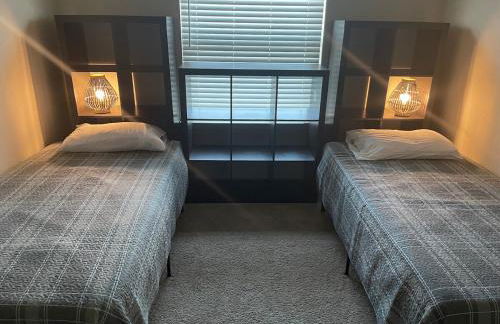 Sleeps 8 comfortably! Super location! - Foto 27