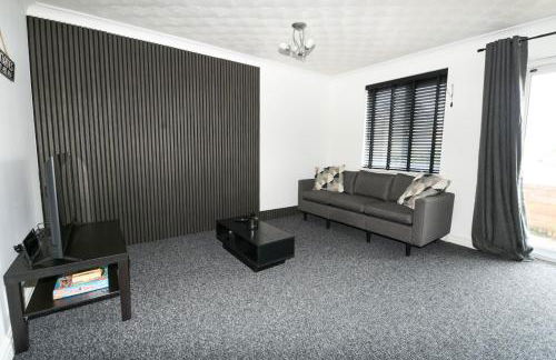 Modern Home in Royston, Free Off-Street Parking, Perfect for Families, Contractors & Work - Foto 15