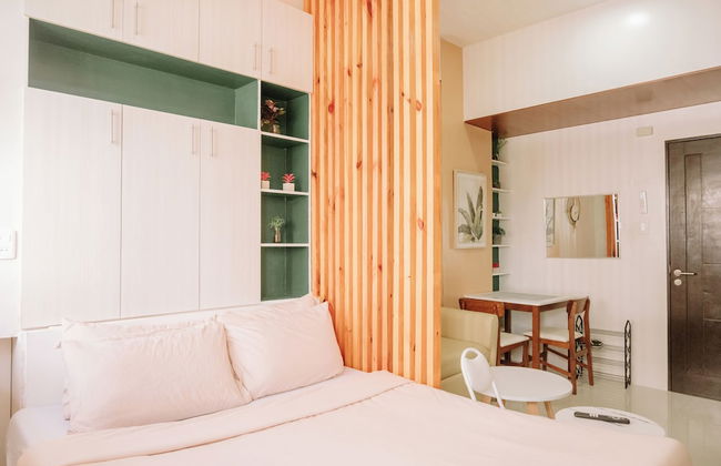 Sleek & Stylish Urban Loft - Photo 2