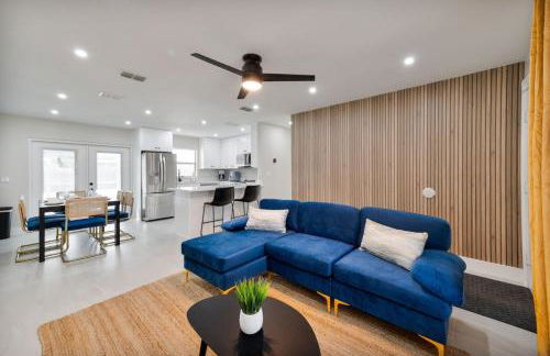 Downtown Home with Basketball, Firepit and Just 20 Miles to Disney - Foto 5