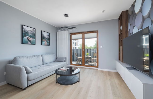 Bright Apartment With Parking by Renters - Photo 13