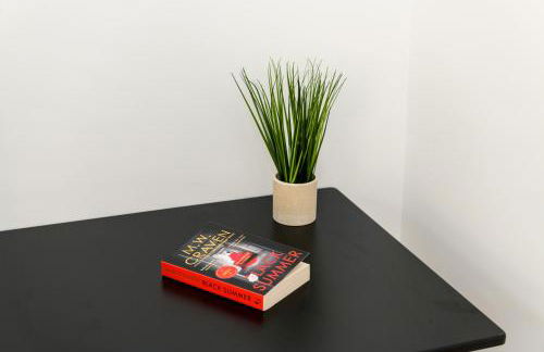 Asher Suite - Cozy 2BR Home with Parking & WIFI - Foto 18