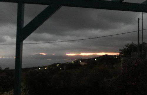 Breathtaking sea and Mountain views with Private pool, Peace full relaxing Villa with WiFi near Shops and Restaurants - Photo 39