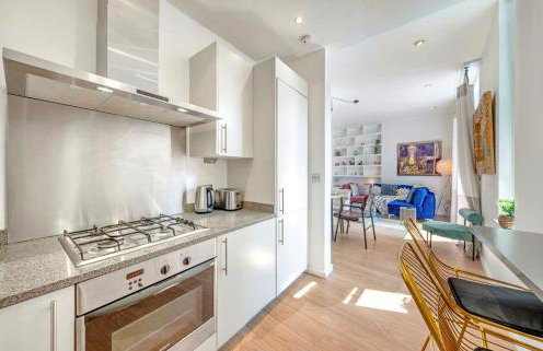 INTERIOR-DESIGN Apartment with HUGE Terrace - Photo 29