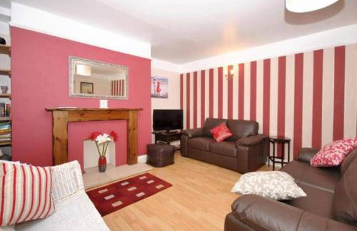 Mews Cottage in Private Seafront Estate - Photo 13