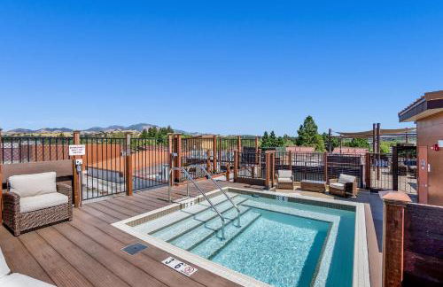 Bright Top Floor-Elevator-Walk Downtown-Laundry - Foto 39