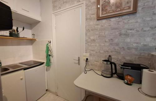 Saint-Mandé studio, proche metro Ligne 1 & Paris Centre, Wifi rapide, Ideal couple, télétravail - Foto 20