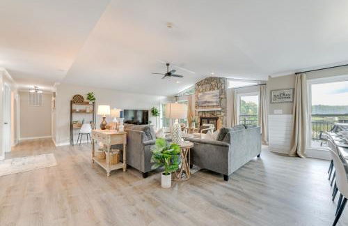 Lakefront Sherrills Ford Haven with Boat Dock! - Foto 6