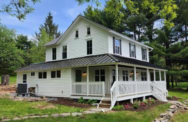 Pocono Farmhouse - Fully Renovated 1881 Home - Foto 45