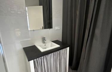 Petite maison mitoyenne, clim, rénovée, calme - Foto 16