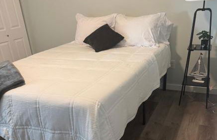 City Retreat, 2bdrm near Airport - Photo 16