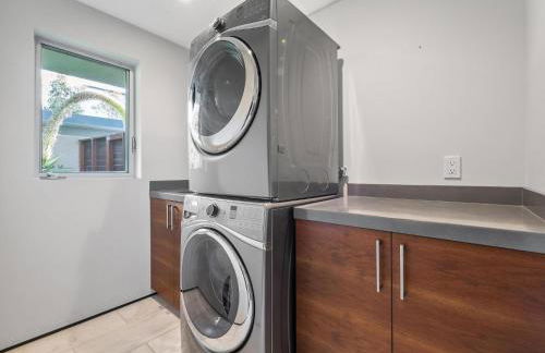 Luxury Coastal Home - Pool, Spa, AC, & Ocean Views - Foto 25