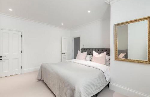 3 Bedroom, 3 bathroom large flat with sea views! - Foto 22