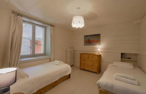 Beautiful 3 Star renovated Apt Sleeps 7 - Photo 6