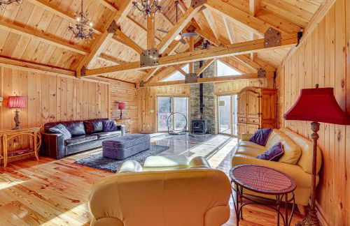 15 Mi to Snowshoe Resort Cabin with Deck and Fire Pit - Foto 3