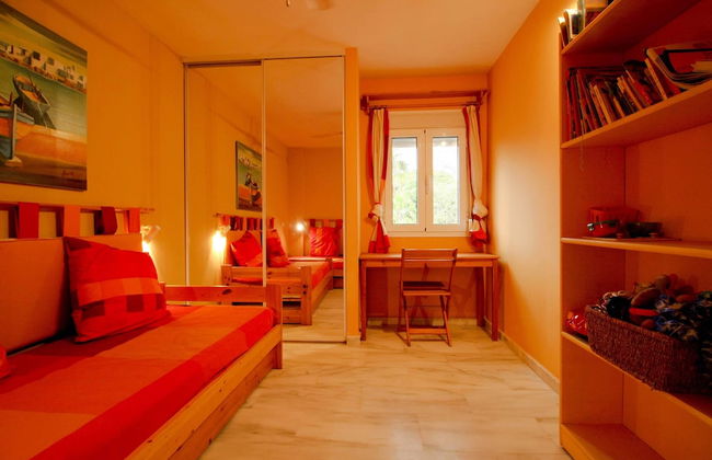 Suitur beachfront duplex with pool and sea views - Photo 12