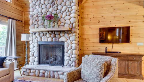 Hot Tub, Game Room! Group-Friendly Nebo Cabin - Photo 4