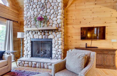 Hot Tub, Game Room! Group-Friendly Nebo Cabin - Photo 4