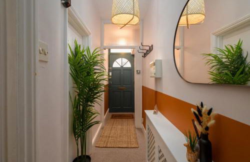 Joseph Suite - Stylish 3BR Home with Parking & WIFI - Foto 11