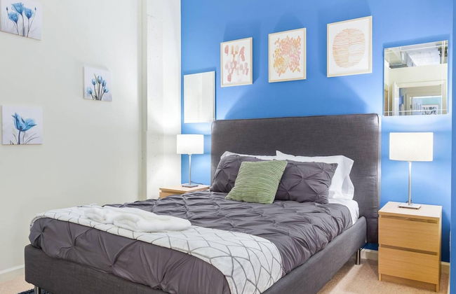 Loft Living in the Trendy Warehouse District - Foto 9