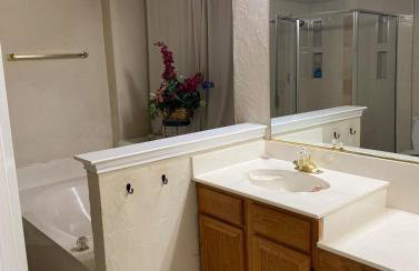 Comfy 3-Bedroom Home in Arlington - Foto 15