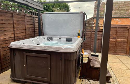 The Little Beehive - Photo 32