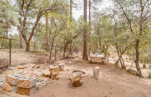 Near Fossil Creek and Trails Scenic Pine Cabin! - Foto 28